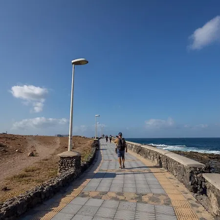 Semesterbostad Sea Views Private Terrace 2br House Near The Telde